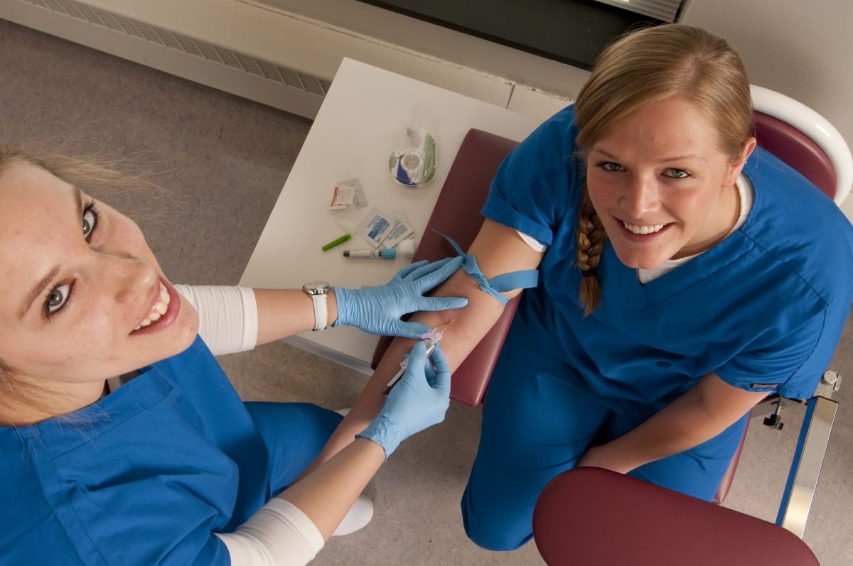 Stepping into Healthcare: What to Anticipate in Phlebotomy Technician Classes
