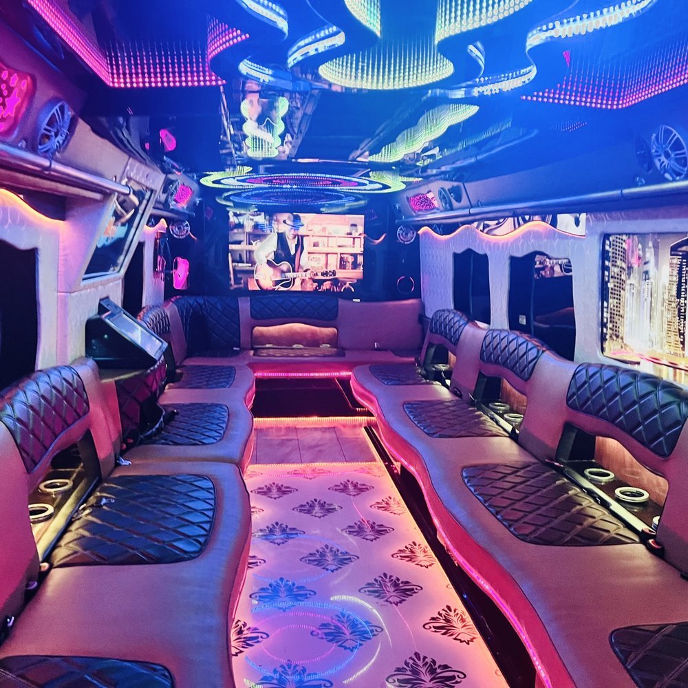 🚌 The Ultimate Vibe: Finding a Party Bus in Los Angeles Today